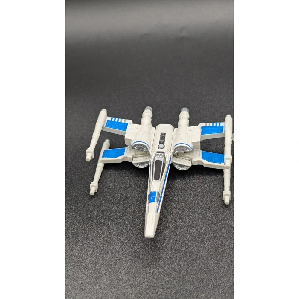 Hot Wheels Star Wars: The Force Awakens First Order Transporter vs. X-Wing Fight